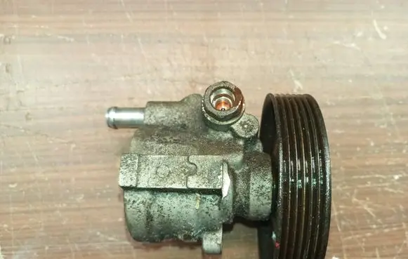 Renault Trafic II (X83) Power steering pump 