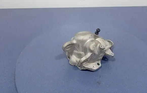 Infiniti Q50 Water pump A2740921334