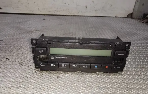 Volkswagen Golf IV Climate control unit