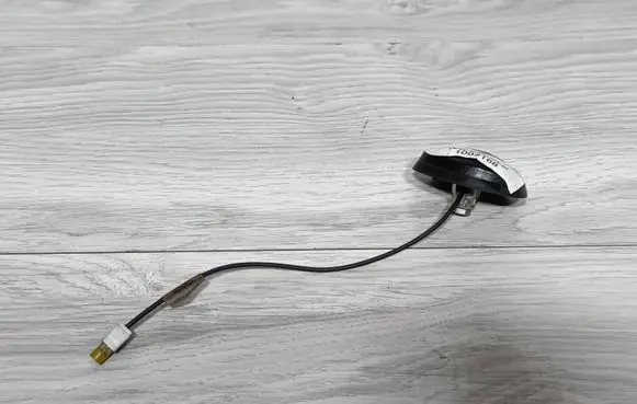 Ford Mustang V Aerial GPS antenna 1000019202
