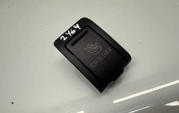 Mercedes-Benz E W212 ISOFIX cover 2V64