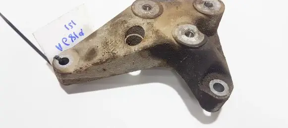 Opel Astra G Engine mounting bracket 90575142