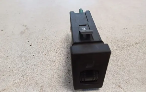 Volkswagen PASSAT B5 Seat heating switch 3B0963563