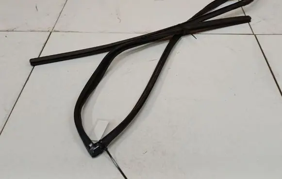 Toyota Corolla Verso AR10 Rubber seal rear door 