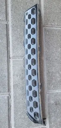 Mitsubishi Outlander Front bumper upper radiator grill 7450B309