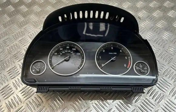 BMW X5 F15 Speedometer (instrument cluster) 9339896