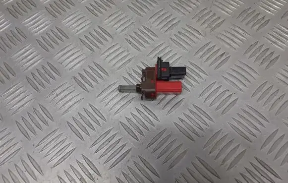 Ford Mondeo Mk III Clutch pedal sensor 95BB7C534AC
