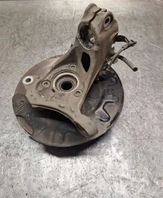 Front wheel hub