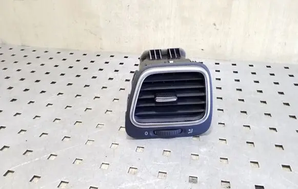 Volkswagen Eos Dashboard side air vent grill/cover trim 1Q0819703J 1Q0819709B