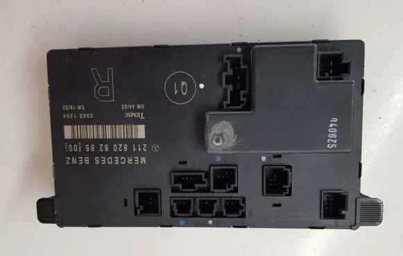 Mercedes-Benz E W211 Door control unit/module 211820828500
