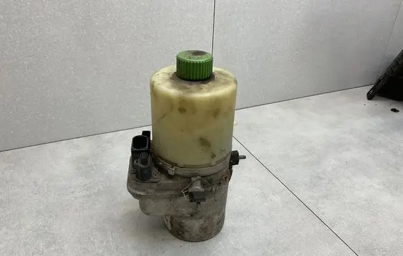 Volkswagen Polo V 6R Power steering pump 6R0423156B