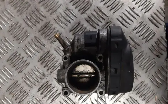 Volkswagen Golf IV Throttle valve 036133062