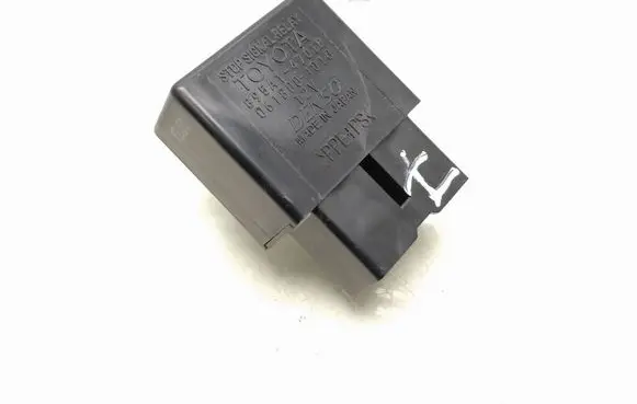 Toyota Avensis T270 Other relay 895A147010 0618001010