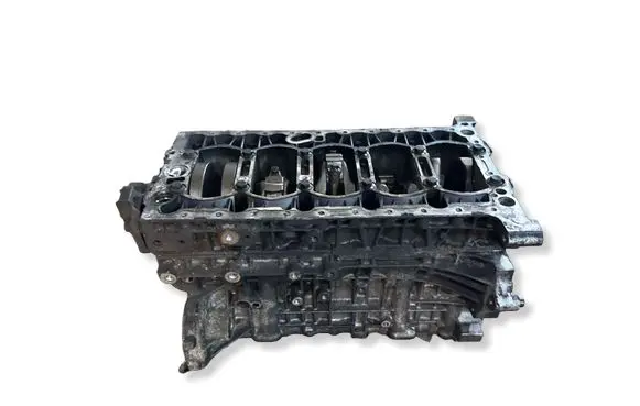 Volvo V70 Engine block 30677367