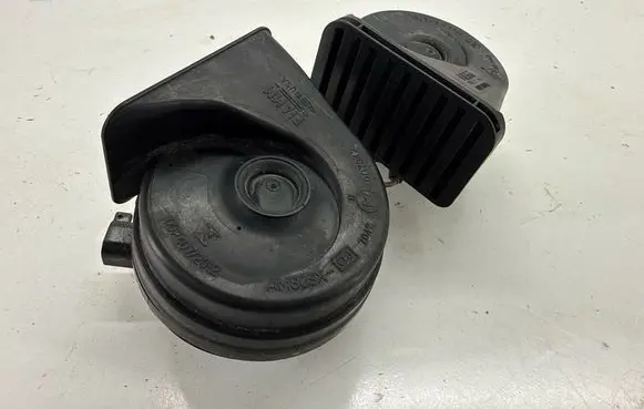 Chrysler Pacifica Horn signal 68225104AB 68225104AC 68225104AA
