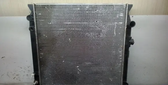 Toyota Land Cruiser (HDJ90) Coolant radiator