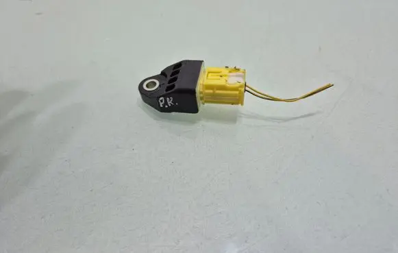 Toyota RAV 4 (XA40) Airbag deployment crash/impact sensor 8983133050