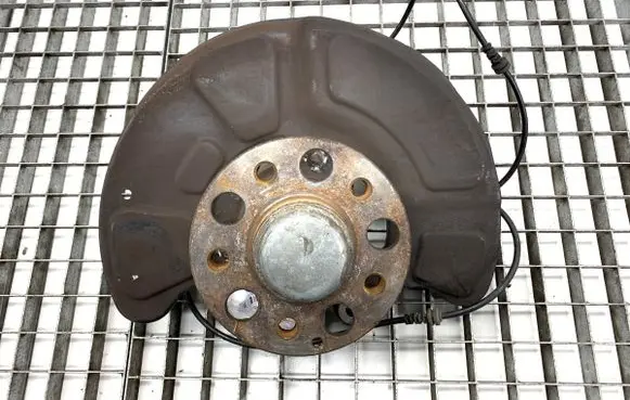 Mercedes-Benz E W212 Front wheel hub spindle knuckle 