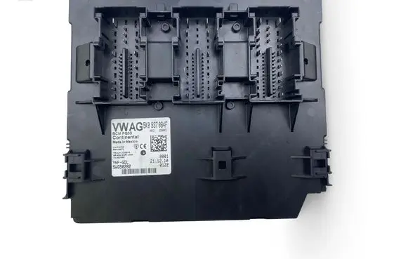 Volkswagen Golf VI Central body control module 5K0937084F