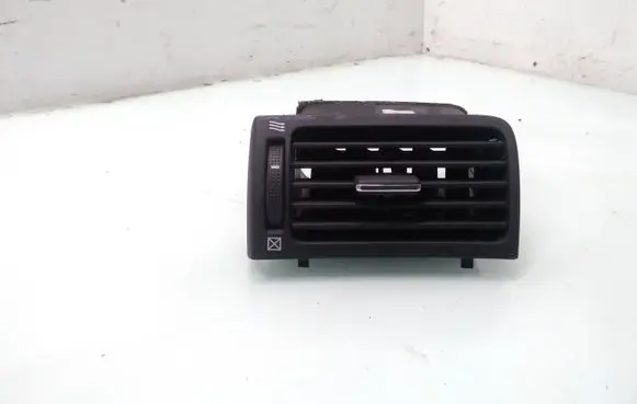 Toyota Avensis T250 Dashboard side air vent grill/cover trim 8221