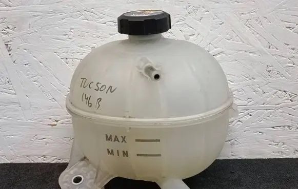 Hyundai Tucson TL Coolant expansion tank/reservoir 25430-D3700