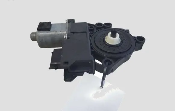 Hyundai i40 Front door window regulator motor 1137328730