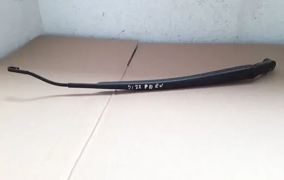 Toyota RAV 4 (XA30) Front wiper blade arm NOCODE