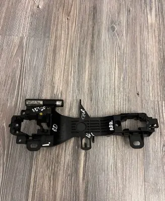 Toyota C-HR I Front door exterior handle/bracket 