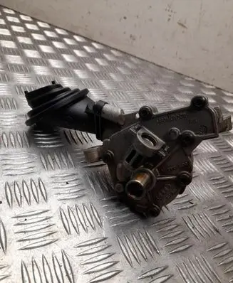 Audi Q7 4M Oil pump 06E115105