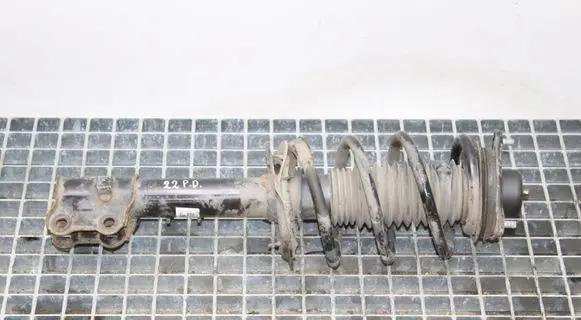Hyundai ix35 Front shock absorber/damper 546602Y600