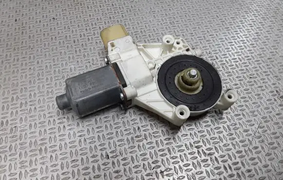 Ford Mondeo MK IV Rear door window regulator motor 6M2114553B