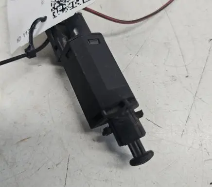 Volkswagen Golf III Brake pedal sensor switch 191945515