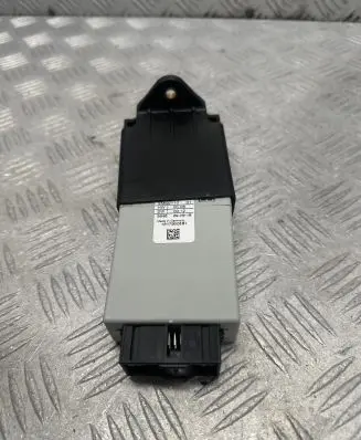 BMW X5 F15 Steering rack control module 6882780