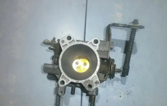 Ford Fiesta Throttle valve 89fb9677bb