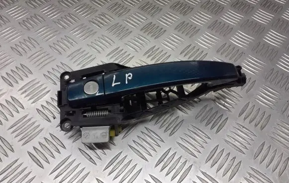Opel Zafira B Front door interior handle 24463523
