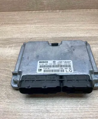 Opel Vectra B Engine control unit/module ECU 0281001634 90569348