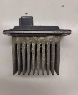 Mitsubishi Pajero Sport I Heater blower motor/fan resistor MR315051