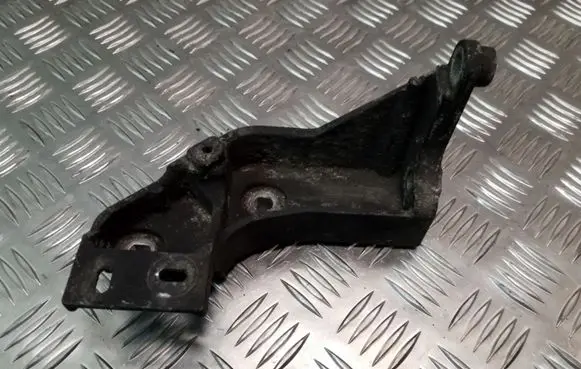 Opel Vivaro Engine mounting bracket 8200157461