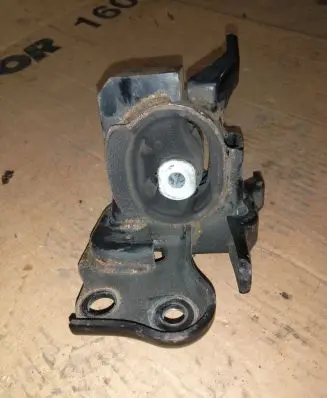 Toyota Auris E180 Gearbox mount