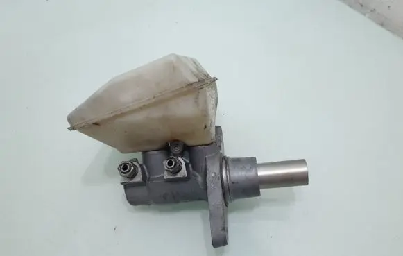 Peugeot 3008 I Master brake cylinder 9654002180