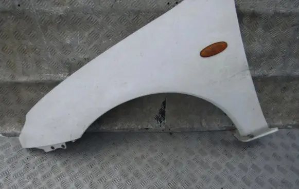 Mazda 323 Fender