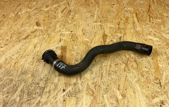 Volvo XC40 Engine coolant pipe/hose 32252715