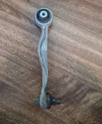Audi A8 S8 D2 4D Front lower control arm/wishbone 4D0407511B