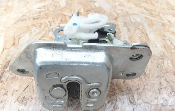 Tailgate/trunk/boot lock/catch/latch