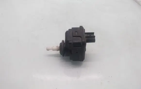Volvo S40, V40 Headlight level adjustment motor 00728232