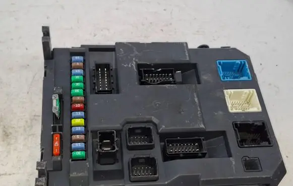 Citroen DS3 Fuse module 9666952280 22661F01 PRT0678001