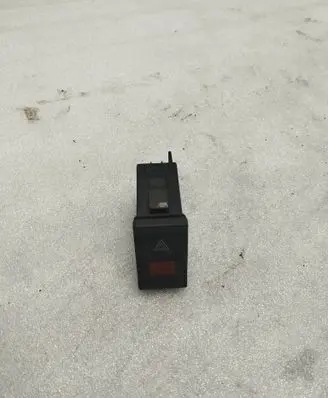 Volkswagen PASSAT B5 Hazard light switch SAE0089 4A0941509