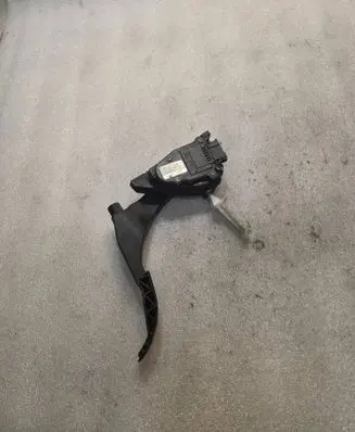 Audi A3 S3 8L Accelerator throttle pedal 1J1721503H