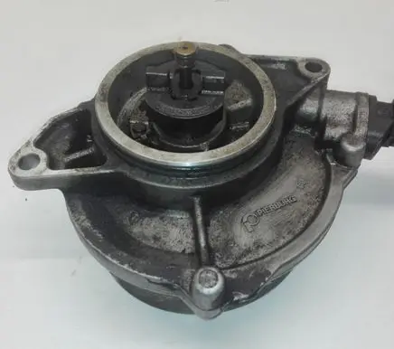 Audi Q7 4L Vacuum pump 057145100AC