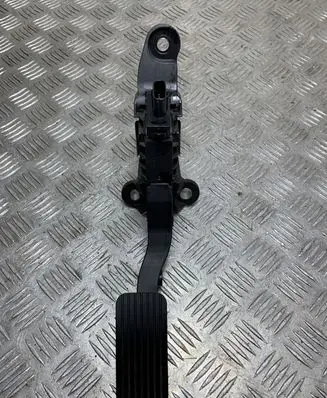 Hyundai Kona I Accelerator throttle pedal 32700XXXXX